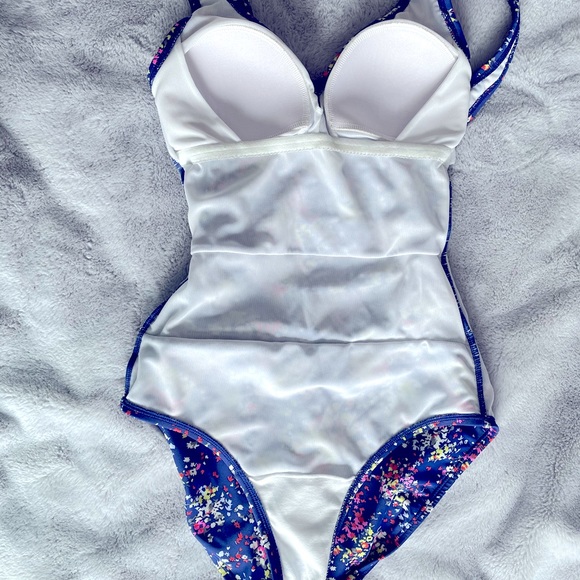 Boden Slimming One Piece Floral Swimsuit - Picture 2 of 3